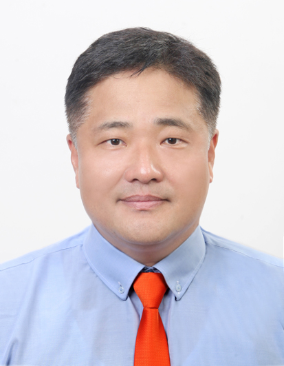 Jun Young Lee